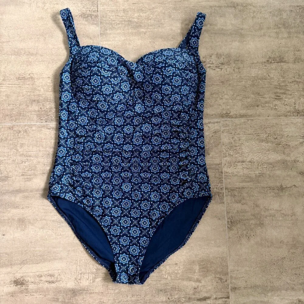Niptuck Swim Porcelain Blue Twist Front One Piece Suit Ruched Multifit Cup Sz 10